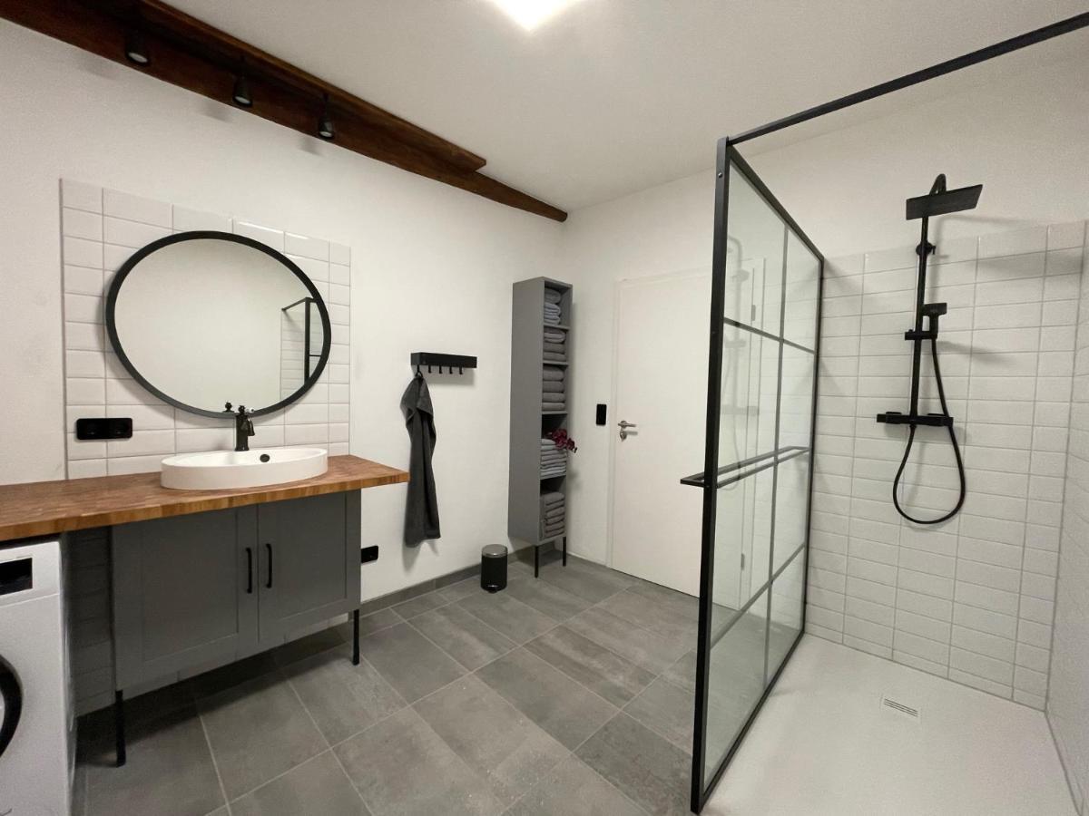 Stilvolle, Zentrale Ferienwohnung Bocksbruecke Mit Parkplatz ザルツヴェーデル エクステリア 写真